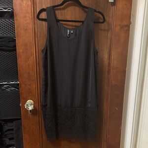 Valette Black Sleeveless Dress with Lace Hem
